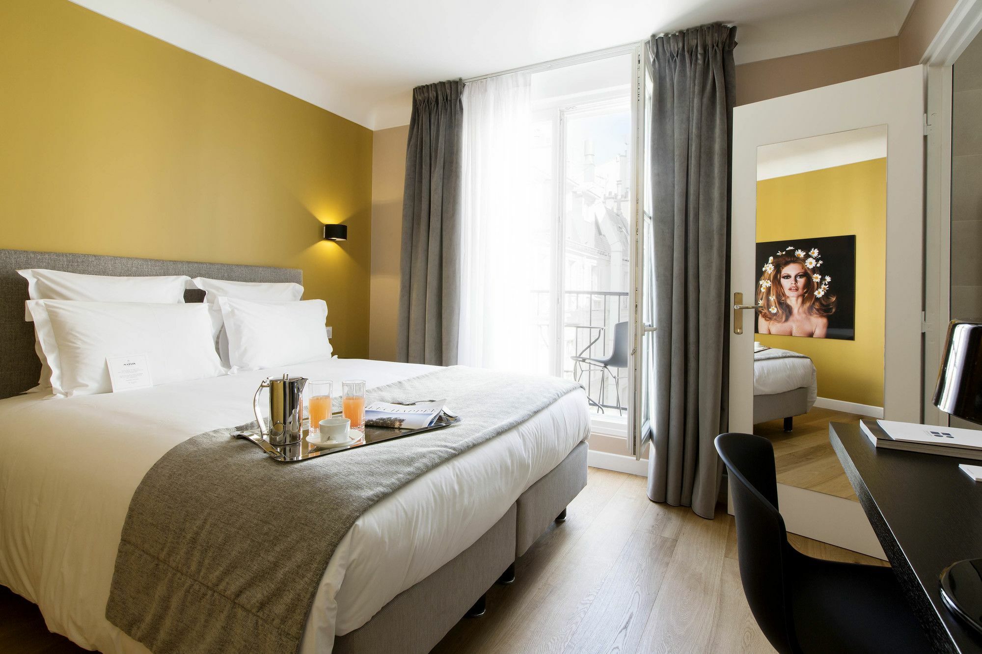 Mathis Elysees 4*